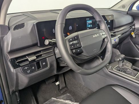 New 2026 Kia Sportage EX FWD image 11