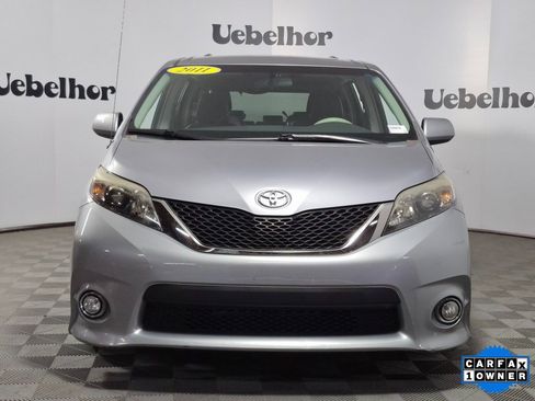 Used 2011 Toyota Sienna SE image 2