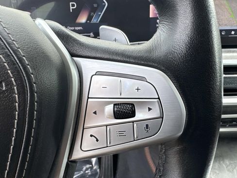 Certified 2024 BMW X7 xDrive40i w/ Executive Package image 31