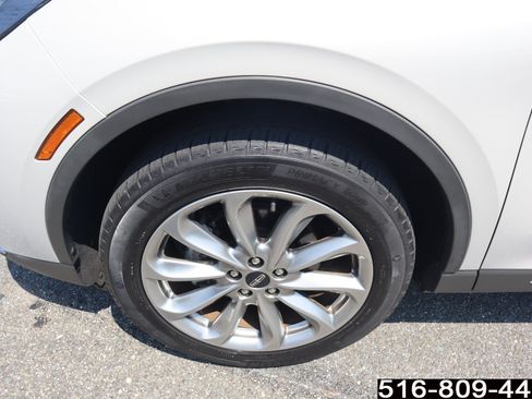 Used 2022 Lincoln Corsair AWD w/ Premium Package image 9