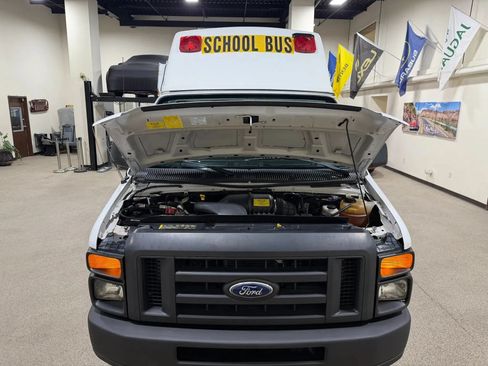 Used 2014 Ford E-250 and Econoline 250 Extended w/ Power Group RWD image 51