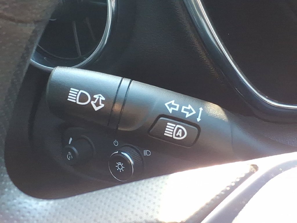 Used 2022 Chevrolet Blazer LT FWD image 26