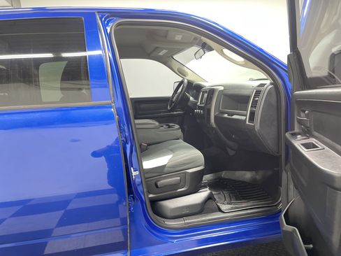 Used 2015 RAM 1500 Express image 25