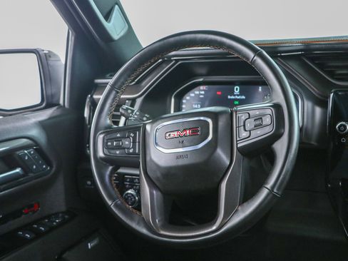Used 2024 GMC Sierra 1500 AT4 w/ Technology Package AWD/4WD image 13