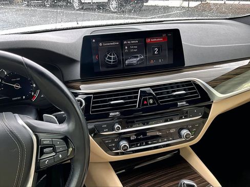 Used 2019 BMW 530i w/ Convenience Package RWD image 6