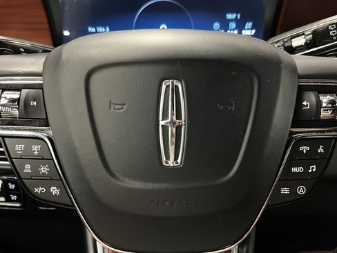 Used 2024 Lincoln Navigator Reserve AWD/4WD image 16