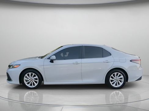 Used 2023 Toyota Camry LE FWD image 16