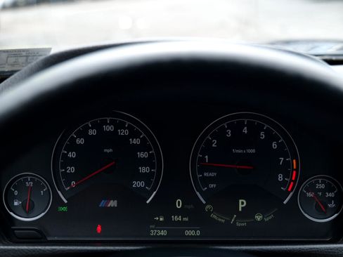 Used 2015 BMW M4 2dr Cpe image 21