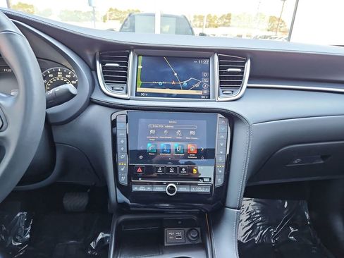 Used 2023 INFINITI QX50 Sport FWD image 16