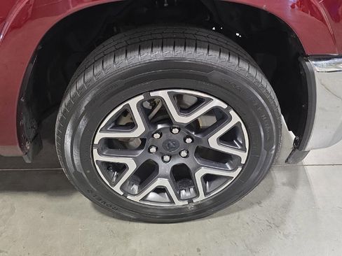 Used 2025 RAM 1500 Laramie image 24