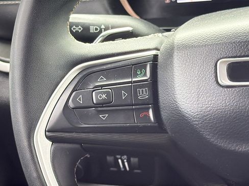 Used 2023 Jeep Grand Cherokee Laredo RWD image 20