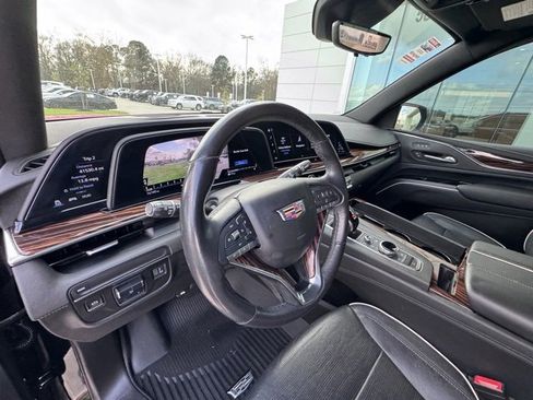 Used 2021 Cadillac Escalade Premium Luxury w/ Performance Package image 13