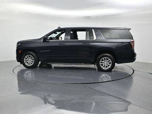 Used 2023 Chevrolet Suburban LT RWD image 7