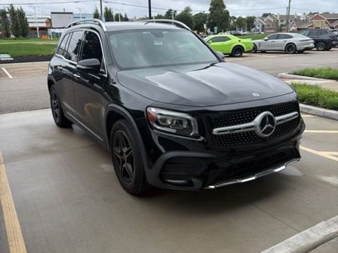 Used 2020 Mercedes-Benz GLB 250 4MATIC image 2