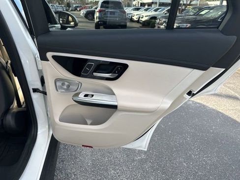 Certified 2024 Mercedes-Benz GLC 300 4MATIC image 31