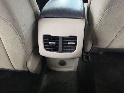 Used 2018 Ford Fusion SE FWD image 36
