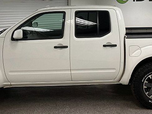 Used 2018 Nissan Frontier PRO-4X image 8