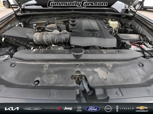 Used 2021 Toyota 4Runner SR5 Premium image 21