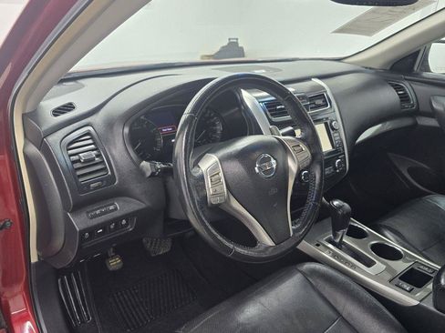 Used 2013 Nissan Altima 3.5 SL w/ Technology Pkg FWD image 12