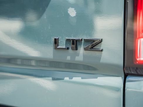 Used 2025 Chevrolet Silverado 2500 LTZ w/ LTZ Plus Package AWD/4WD image 9