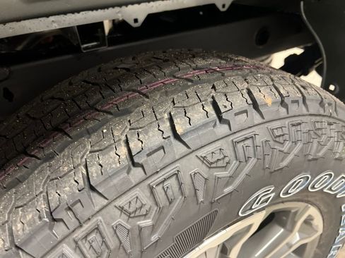 New 2026 GMC Sierra 1500 SLE image 10