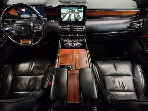 Used 2018 Lincoln Navigator Select w/ Technology Package image 45