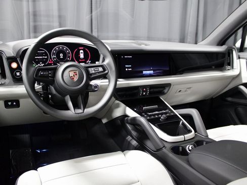 New 2026 Porsche Cayenne image 4