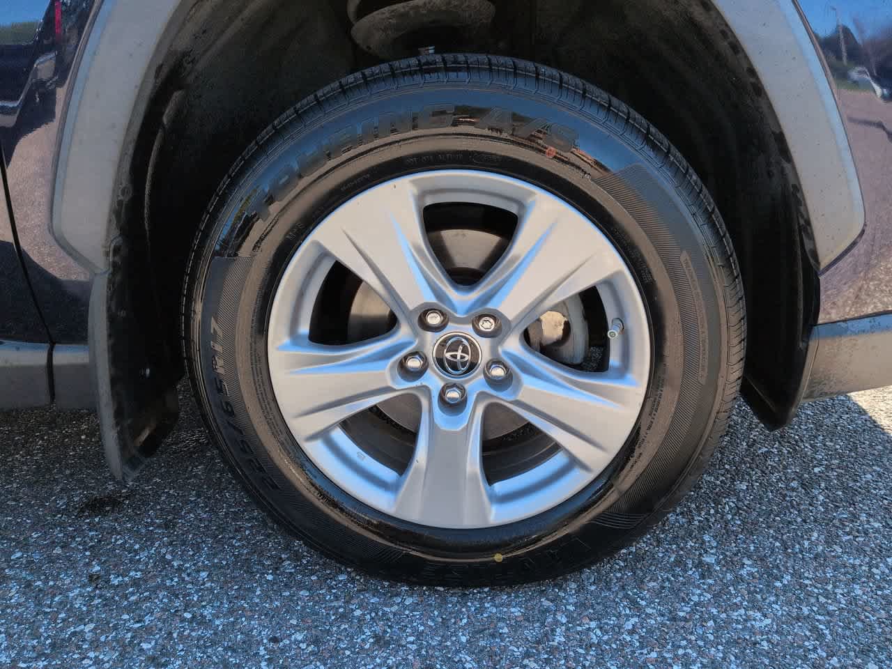 Certified 2019 Toyota RAV4 XLE w/ Convenience Package AWD/4WD image 11