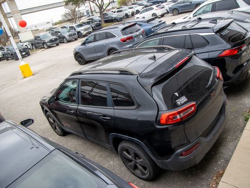 Used 2016 Jeep Cherokee 75th Anniversary image 10