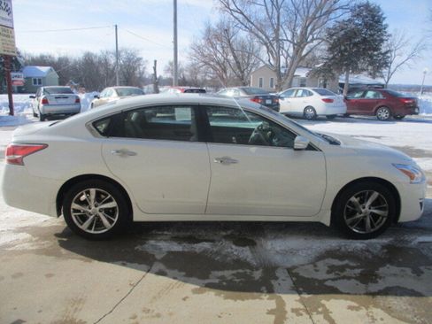 Used 2015 Nissan Altima 2.5 SL w/ Technology Package image 17