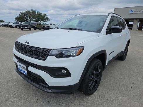 New 2026 Jeep Compass Latitude AWD/4WD image 1