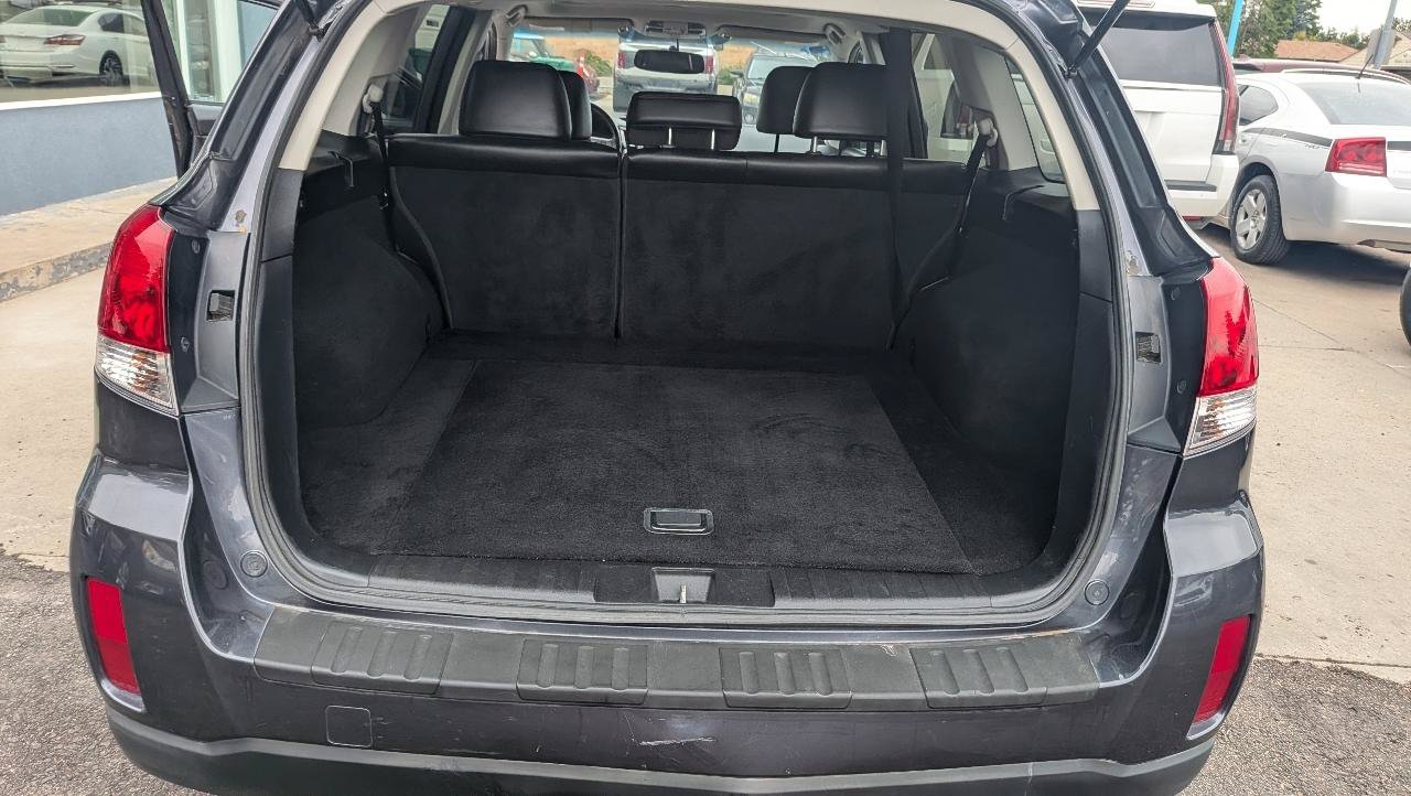 Used 2011 Subaru Outback 2.5i Limited AWD/4WD image 12