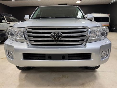 Used 2015 Toyota Land Cruiser image 4