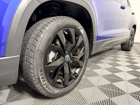 Used 2023 Volkswagen Taos SE image 12