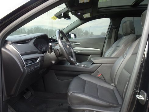 Used 2020 Cadillac XT4 Premium Luxury AWD/4WD image 8