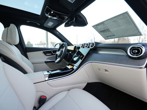 New 2026 Mercedes-Benz GLC 300 GLC 300 image 39