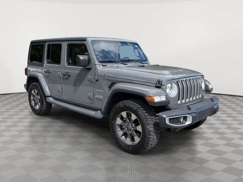 Used 2019 Jeep Wrangler Unlimited Sahara AWD/4WD image 9