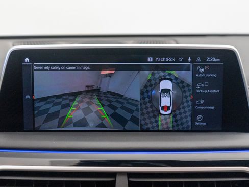 Used 2022 BMW ALPINA B7 xDrive w/ Luxury Rear Seating Package image 35