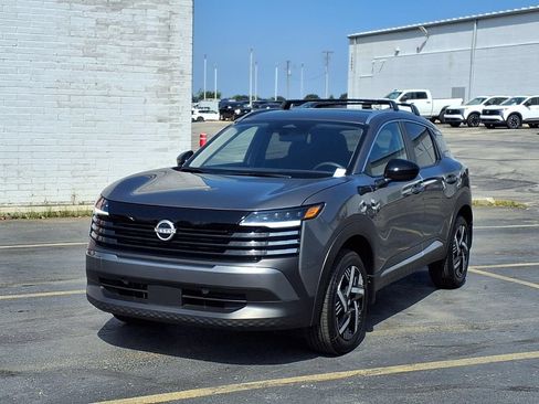 Used 2026 Nissan Kicks SV w/ Cold Weather Package FWD image 2
