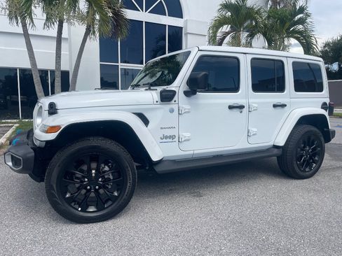 Used 2023 Jeep Wrangler Unlimited Sahara AWD/4WD image 1