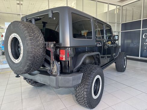 Used 2014 Jeep Wrangler Unlimited Rubicon w/ Max Tow Package image 4