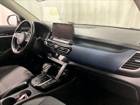 Used 2023 Kia Seltos S w/ Navigation Package image 14