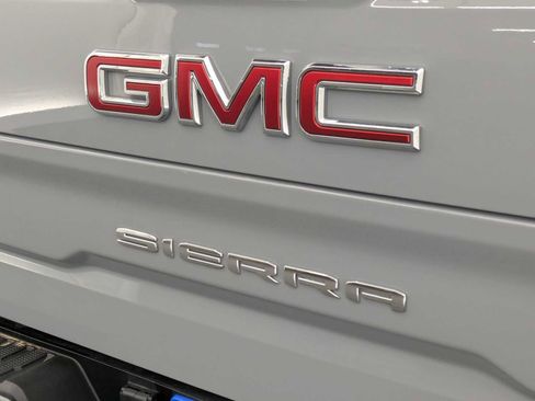 Used 2024 GMC Sierra 1500 AT4 w/ Technology Package image 12