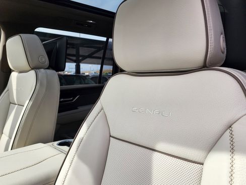 New 2026 GMC Yukon XL Denali image 16