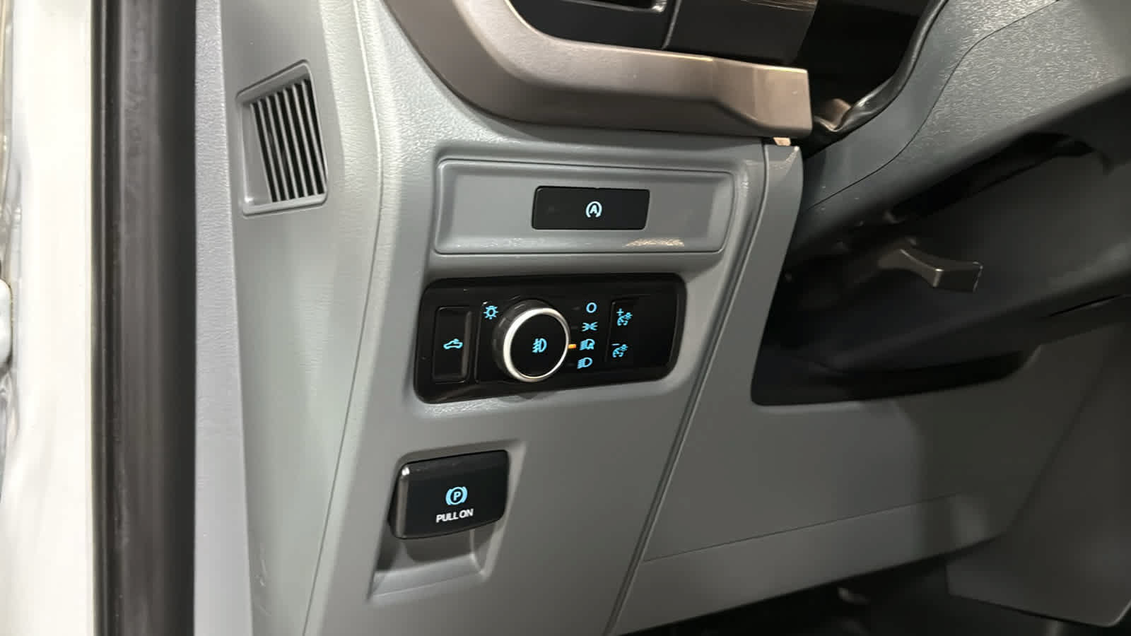 Used 2025 Ford F150 XLT w/ Equipment Group 301A Standard AWD/4WD image 18