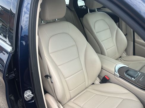 Used 2021 Mercedes-Benz GLC 300 4MATIC image 22
