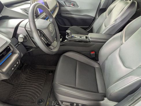 Used 2025 Toyota Prius XLE FWD image 21