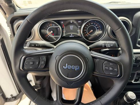 Used 2023 Jeep Gladiator Sport AWD/4WD image 18