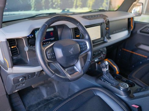 Used 2021 Ford Bronco Badlands w/ Sasquatch Package AWD/4WD image 15
