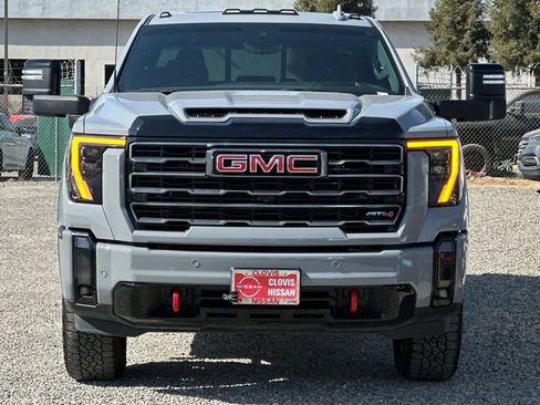 Used 2024 GMC Sierra 2500 AT4 w/ AT4 Premium Plus Package AWD/4WD image 11